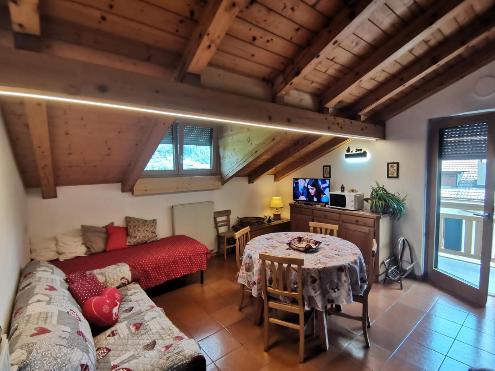 Апартаменты Mansarda A Carciato, Trilocale In Montagna Димаро Экстерьер фото